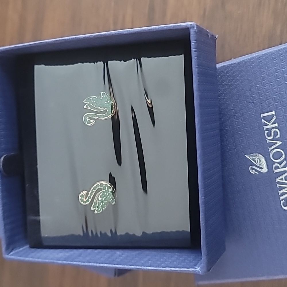 Swarovski Swan stud earrings - Picture 2 of 4